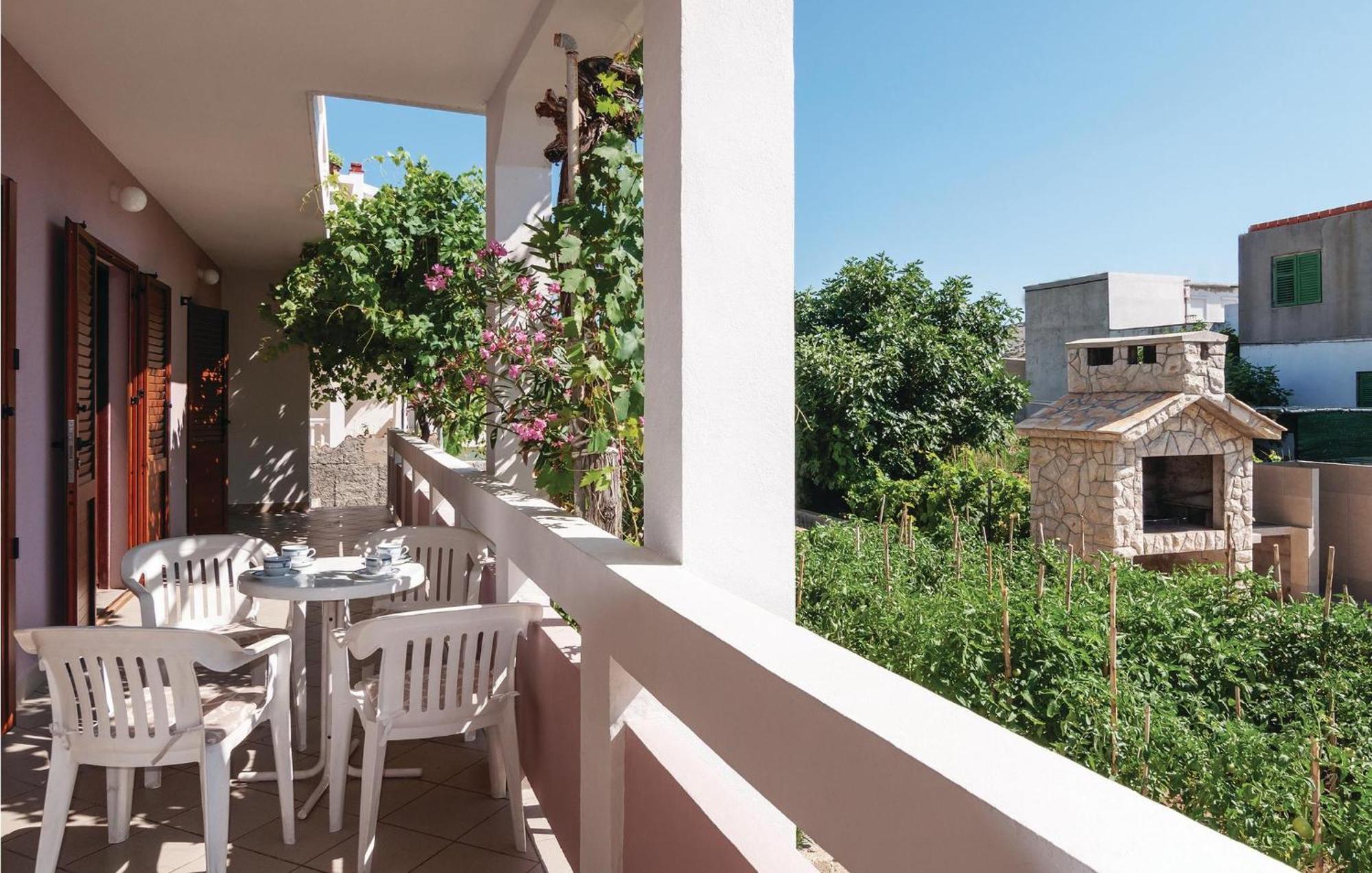 2 Bedroom Awesome Apartment In Pag พาก ภายนอก รูปภาพ
